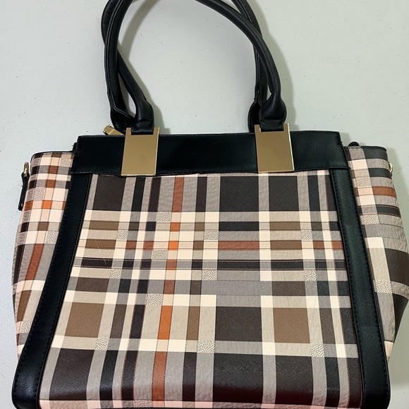 Black Tones Plaid Bag. This was much bigger than I wanted. Clean bag. - Picture 1 of 3